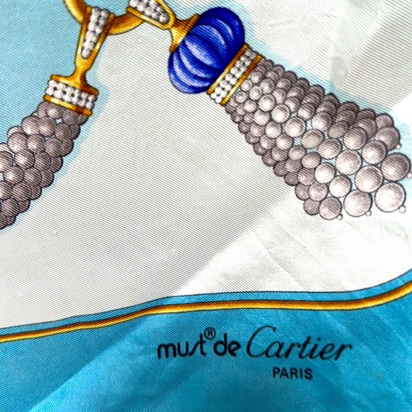 🎉HP🎉Vintage Cartier Scarf - Picture 8 of 8